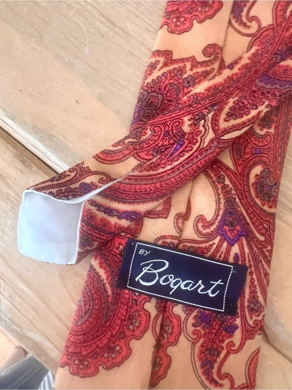 1970’s vintage abstract patterned necktie featuring a geometric paisley and swir